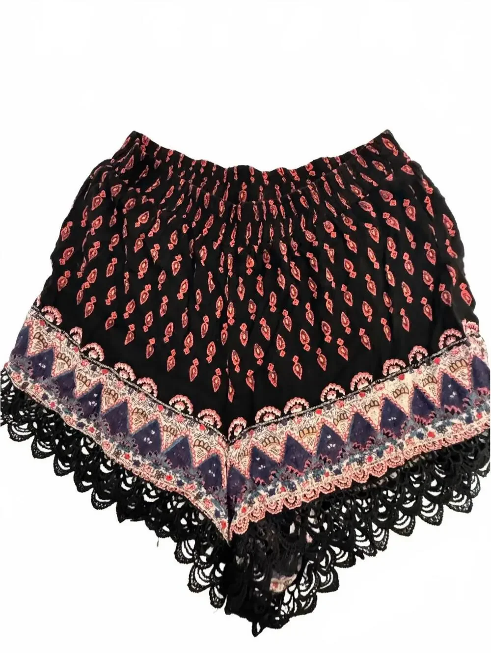 Angie Printed Pull On Shorts Lace Hem Black Red Medium